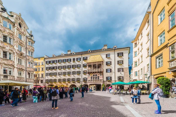 Innsbruck Austria Czerwca 2016 Złoty Dach Ozdobiona 738 Ogień Złoconych — Zdjęcie stockowe