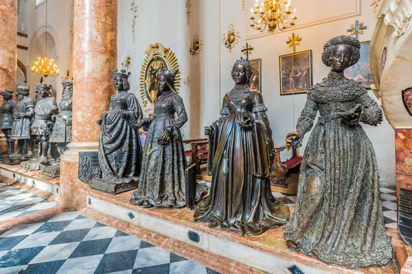 Innsbruck, Avusturya - 2 Haziran 2016: Hofkirche (mahkeme kilise), Innsbruck, Avusturya Altstadt (tarihi kent) bölümünde bulunan bir gotik kilisesi.