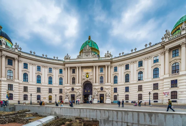 ウィーン 2015年5月22日 ウィーンのホフブルク宮殿はハプスブルク家の統治者たちの宮殿で 現在はオーストリア大統領の公邸や職場として使われています — ストック写真