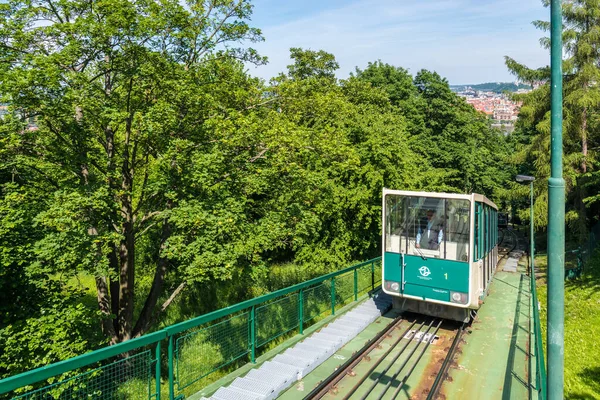 Prague Maio 2015 Ferrovia Funicular Petrin Entre Distrito Mala Strana — Fotografia de Stock