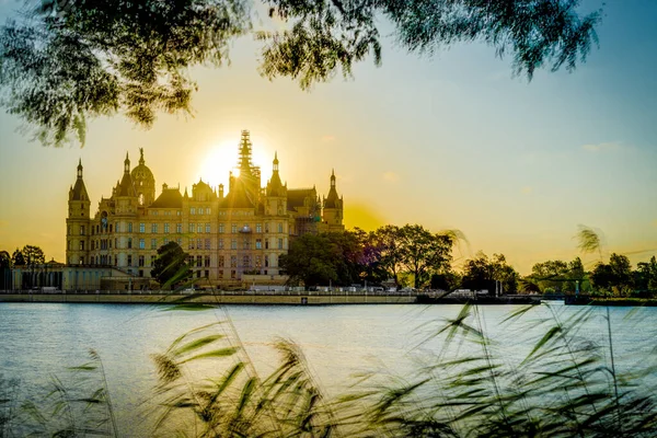 Schweriner Schloss Som Ligger Staden Schwerin Huvudstad Delstaten Mecklenburg Vorpommern — Stockfoto