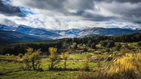 Sierra Gredos Una Cordillera Centro España Que Extiende Por Provincia —  Fotos de Stock