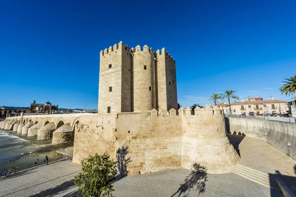 Cordoba Španělsko Října 2013 Calahorra Tower Opevněná Brána Postavená Podle — Stock fotografie