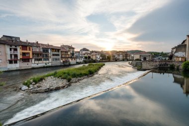 Saint Girons 'daki Le Salat Nehri, Ariege, Midi Pirene, Güney Fransa