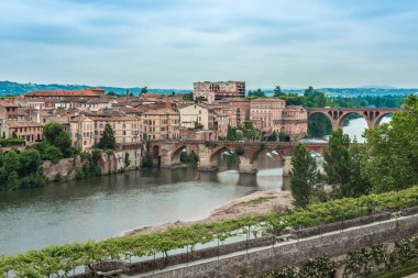 Tarn Albi Tarn bölgesinde, Midi Pyrenees, Fransa geçen nehir