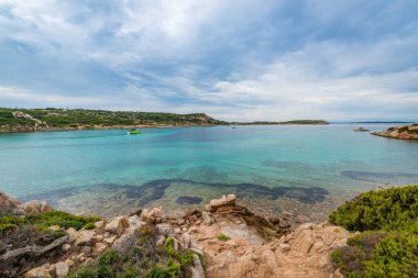 Monti da Rena Sahili Maddalena Adası, Sardinya, İtalya.