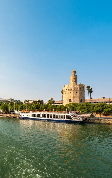 Sevilla Juli 2017 Uitzicht Vanaf Rivier Guadalquivir Als Een Toeristische — Stockfoto