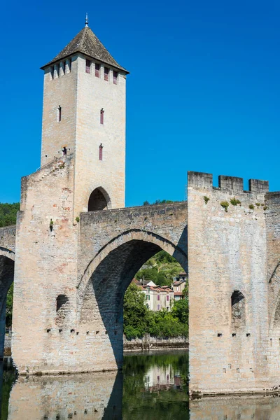 Pont Valentre Šest Span Opevněné Kamenem Obloukový Most Přes Řeku — Stock fotografie
