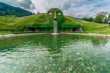 Innsbruck, Avusturya - 3 Haziran 2016: Swarovski Kristallweltem en Wattens, ubicado en los alredores de Innsbruck, Avusturya.