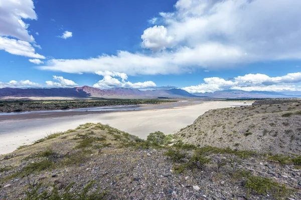 著名的路线在其通过北部萨尔塔省 阿根廷的部分 — 图库照片