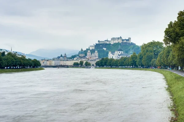 Salzburg Austria Lipca 2014 Rzeka Salzach Drodze Przez Salzburg City — Zdjęcie stockowe