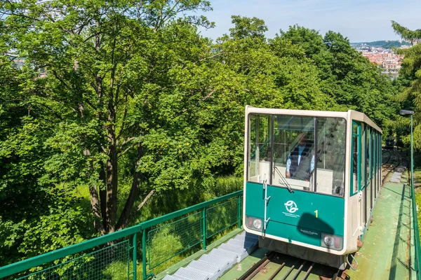 Prague Maio 2015 Ferrovia Funicular Petrin Entre Distrito Mala Strana — Fotografia de Stock