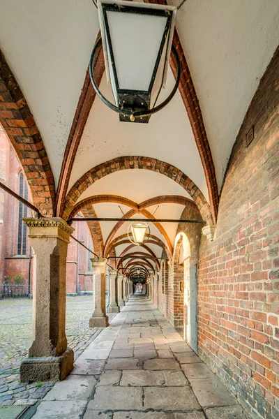 Passagem Quintal Igreja Santa Maria Luebeck Schleswig Holstein Norte Alemanha — Fotografia de Stock