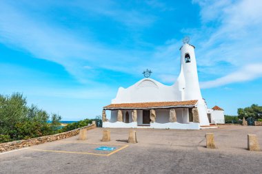 Chiesa di Stella Maris Kilisesi Sardunya Adası, İtalya.