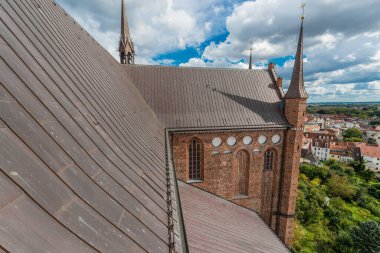 Wismar'daki Aziz George Kilisesi (Georgenkirche), Nordwestmecklenburg bölgesi, Mecklenburg-Vorpommern eyaleti, Kuzey Almanya.