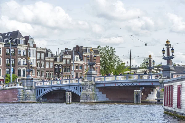 Amsterdam Países Bajos Junio 2013 Blauwbrug Puente Azul Conecta Área — Foto de Stock