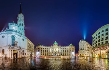 VİYANA, 22 Mayıs 2015: Viyana 'daki Hofburg, Habsburg Hanedanı' nın eski başlıca sarayıdır ve bugün Avusturya Cumhurbaşkanının resmi ikamet ve işyeri olarak hizmet vermektedir..