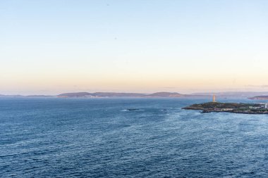 Herkül kule yaklaşık 1900 yıl eski ve rehabilite edilen 1791 55 metre boyunda yapıdır eski Roma deniz feneri olarak bugün kullanmak ve İspanya Atlantik kıyısında bir coruna gelen bakan.