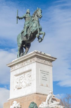 anıt philip IV plaza de oriente Merkez bahçelerinde bulunan Kraliyet Sarayı ve Kraliyet Tiyatrosu Madrid, İspanya.