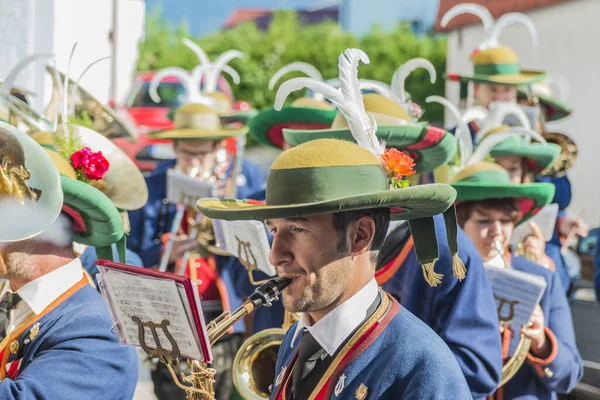 Oberperfuss Österrike Aug Bybor Klädd Sina Finaste Traditionella Dräkter Maria — Stockfoto