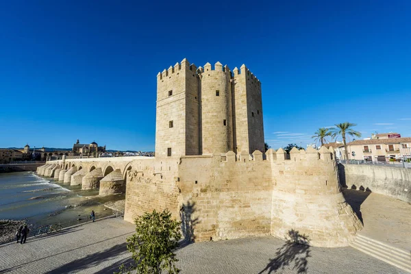 Cordoba Španělsko Října 2013 Calahorra Tower Opevněná Brána Postavená Podle — Stock fotografie