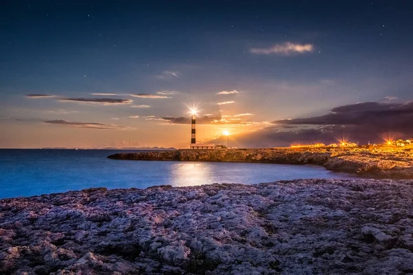 Månen Över Artrutx Fyr Menorca Island South Western Shore Balearerna — Stockfoto