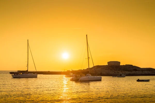 ミノルカ島西海岸のトッレ カステラ サンタングリアタワー の夕日 バレアレス諸島 スペイン — ストック写真