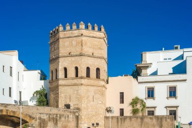 Sevilla'daki Torre de la Plata, 13..