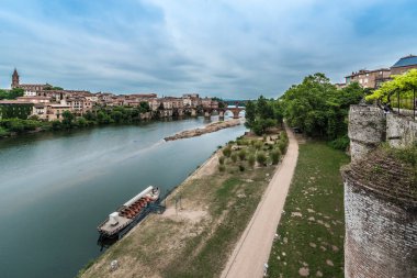 Tarn Albi Tarn bölgesinde, Midi Pyrenees, Fransa geçen nehir