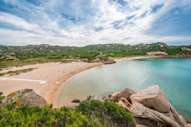 Monti da Rena Sahili Maddalena Adası, Sardinya, İtalya.
