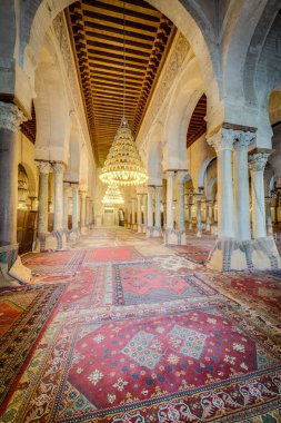 Kayravan, Tn - 16 Şubat 2017: Ulu Cami, olarak da bilinen Uqba Camii, Tunus, Unesco Dünya Mirası Kent Kayravan içinde yer alan en önemli camilerinden olan.