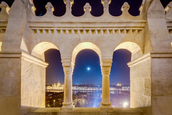 ハンガリー国会議事堂 ハンガリーの著名なランドマークとブダペストの人気の観光地 — ストック写真