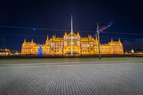 匈牙利议会大厦 Orszaghaz 匈牙利的一个著名地标和布达佩斯的一个普遍的旅游胜地 — 图库照片