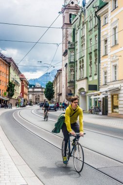 Innsbruck, Avusturya - 3 Haziran 2016: Maria Theresien ticari Street, Avusturya