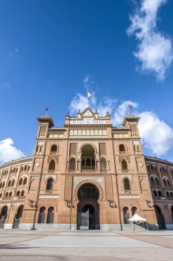 Las Ventas Bullring (Plaza de Toros de Las Ventas), Salamanca ilçe Guindalera çeyreğinde yer alan ve Madrid, İspanya boğa güreşi ev bina bir Neo-Mudéjar (Fas) stili.
