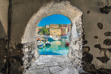 Camogli, o - 24 Haziran 2016: Camogli köyü yakınlarında Cinque Terre Ligurya Bölgesi, Kuzey İtalya.