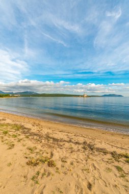 Bocca Adası, Lido del Sole plajından görüldüğü üzere, İtalya, Sardunya 'da.