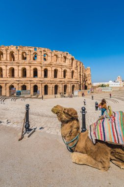 El Djem, Tn - 19 Şubat 2017: Amfiteatr El Jem, oval bir amfiteatr içinde şehir, El Djem, Tunus. 1979 yılından bu yana Unesco tarafından dünya mirası listede.