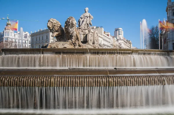 スペインのマドリードの最も重要なシンボルの一つとしてキュベレー セレス 不妊治療のローマの女神にちなんでシベレスの噴水を見た — ストック写真