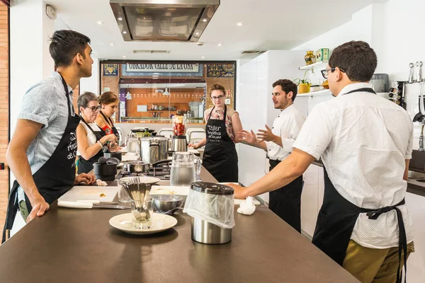 Seville Julio 2017 Taller Cocina Andaluza Mercado Triana Sevilla Andalucía — Foto de Stock