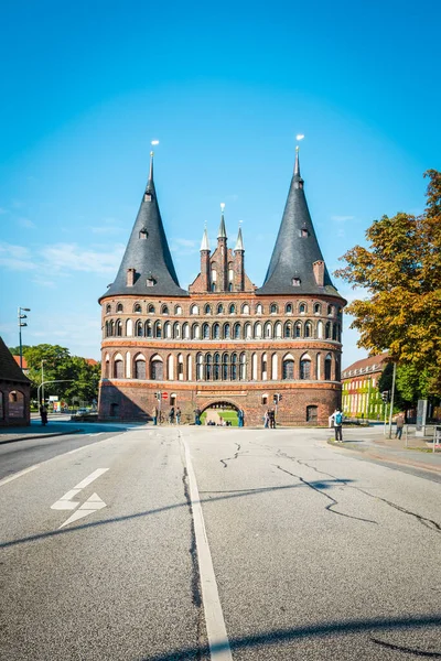 Lübeck September 2017 Holstentor Ein Stadttor Das Die Westliche Grenze lizenzfreie Stockfotos
