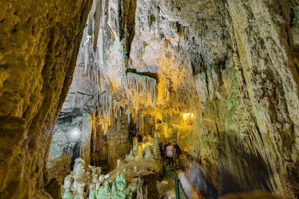 Alghero Ottobre 2018 Grotta Nettuno Famosa Grotta Nei Pressi Alguero Immagine Stock