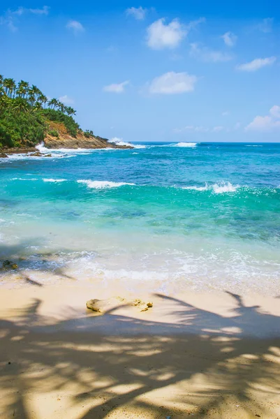 Secret beach in Mirissa, Sri Lanka — Stock Photo, Image