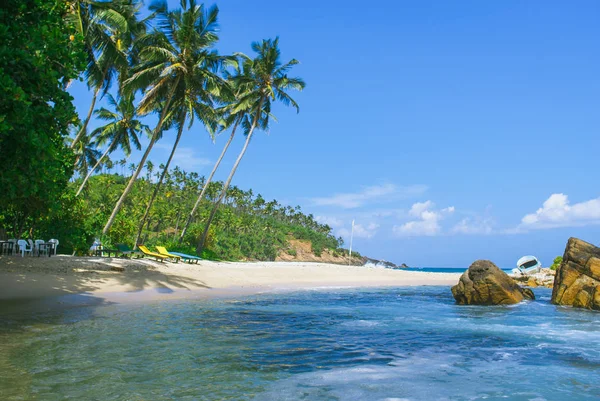 Spiaggia tropicale in Sri Lanka , — Foto Stock