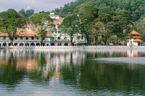 Świątynia zęba, Kandy, — Zdjęcie stockowe