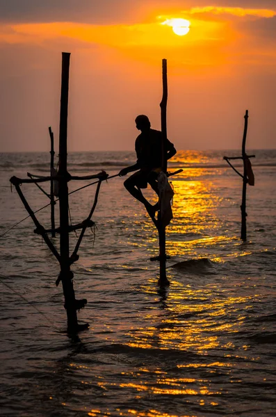 Silhouettes of the traditional fishermen — Stock Photo, Image