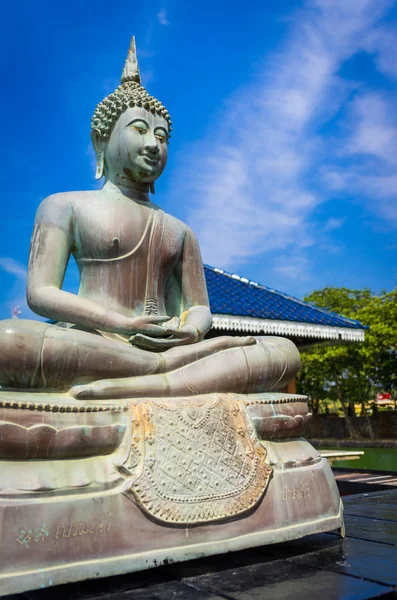 Estatua de Buda en Gangarama Budista — Foto de Stock