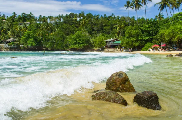 Tropisch strand Mirissa in Sri — Stockfoto
