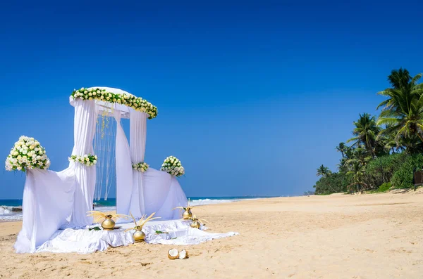 Wedding set up on tropical — Stock Photo, Image