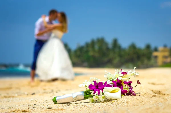 Casamento casal na praia — Fotografia de Stock